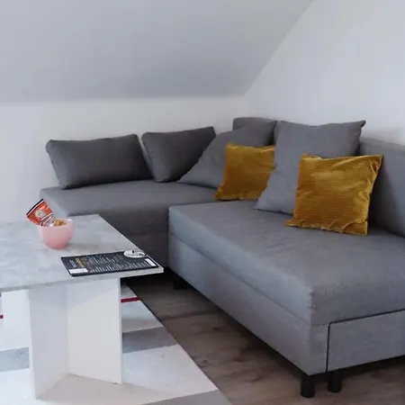 - Cafe Princ Pod Hradem Wifi, Klima Apartment Sternberk