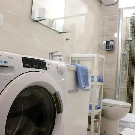 - Cafe Princ Pod Hradem Wifi, Klima Apartment