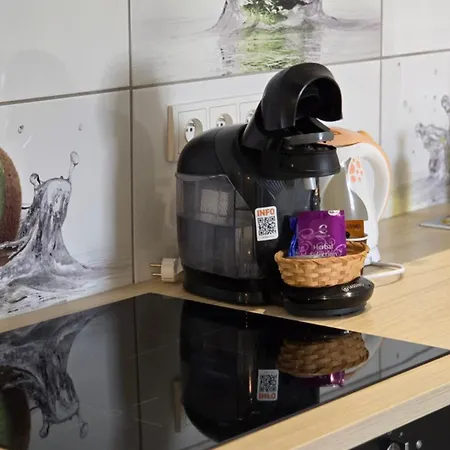 - Cafe Princ Pod Hradem Wifi, Klima Apartment
